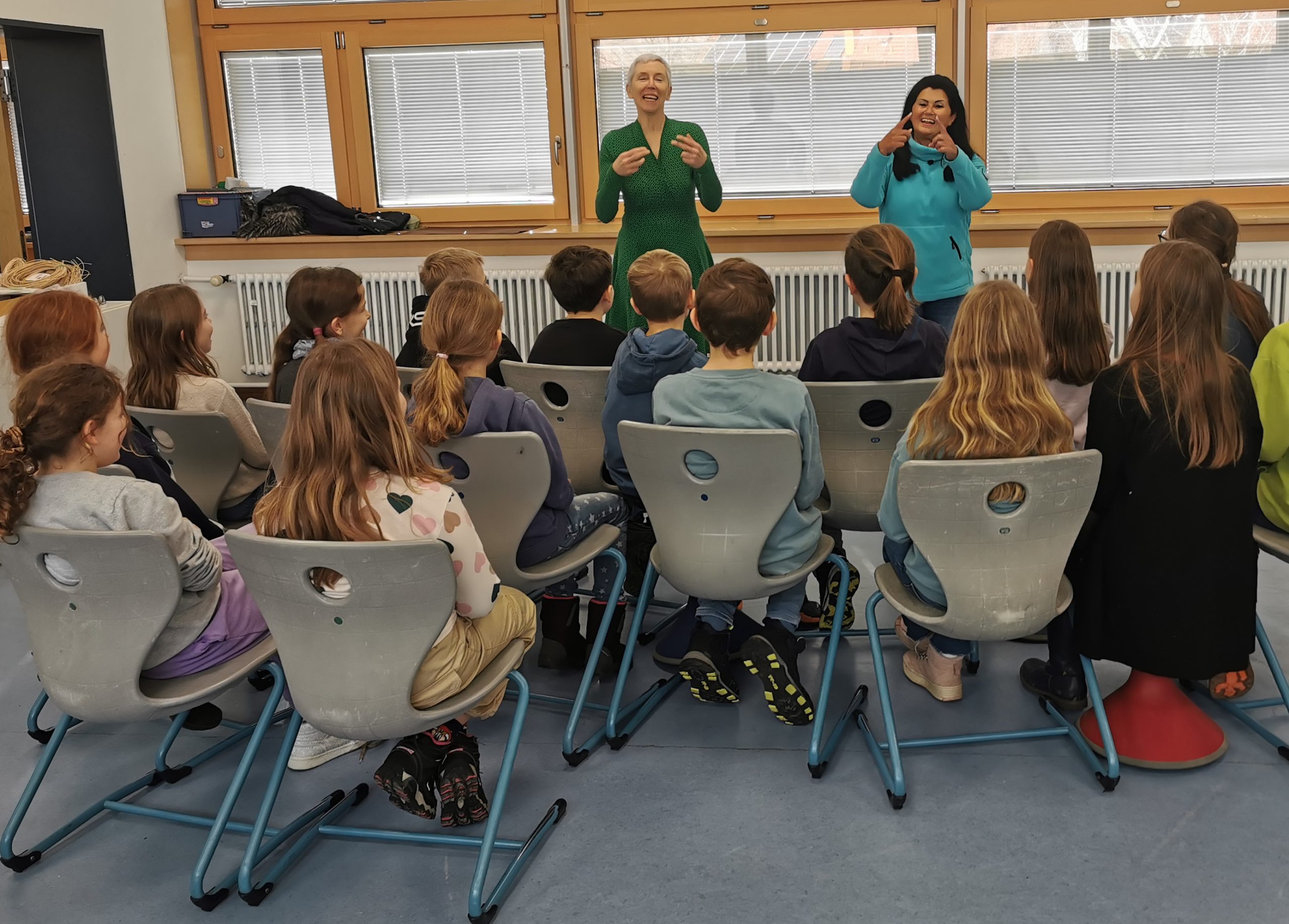 Petra vom SBO zu Gast in Klasse 4 Sängerbund Obergrombach Chor in